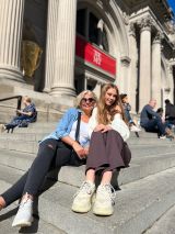 Gossip Girl Tours NYC guests outside a Manhattan filming location
