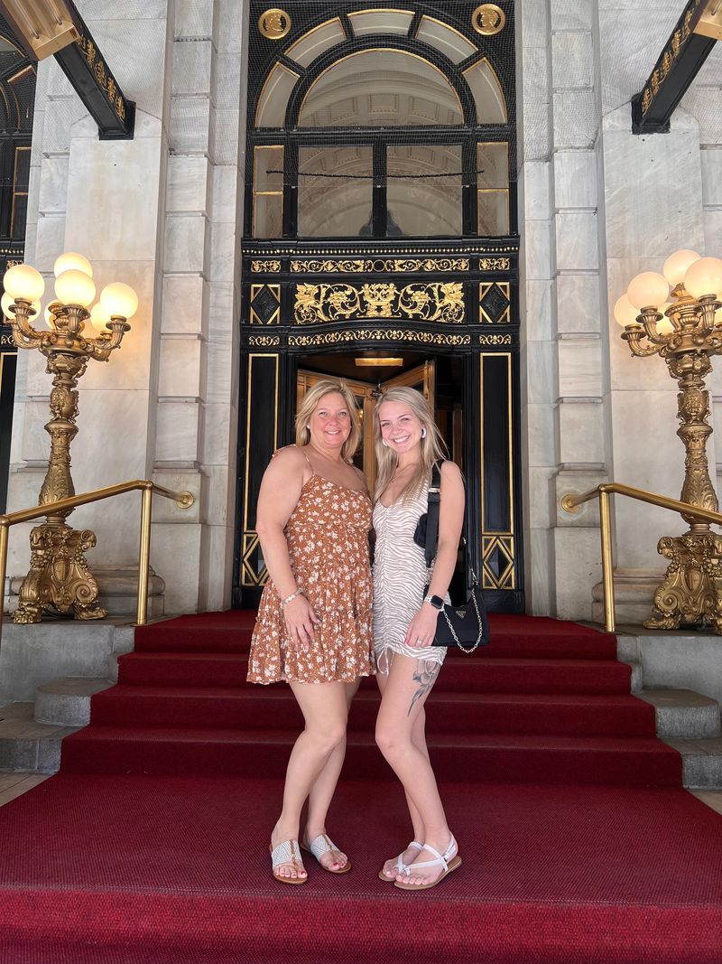 Gossip Girl Tour NYC | Exploring the Upper East Side: The Best Gossip Girl Tour in New York City
