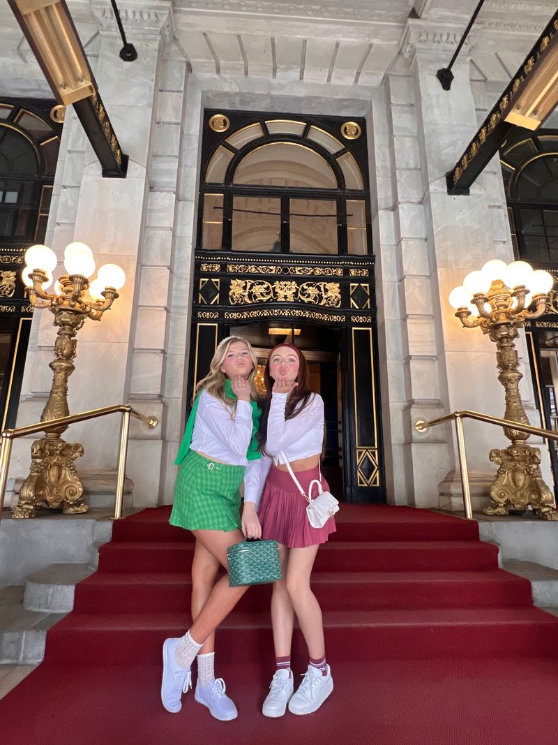 Gossip Girl Tour NYC | Exploring the Upper East Side: The Best Gossip Girl Tour in New York City