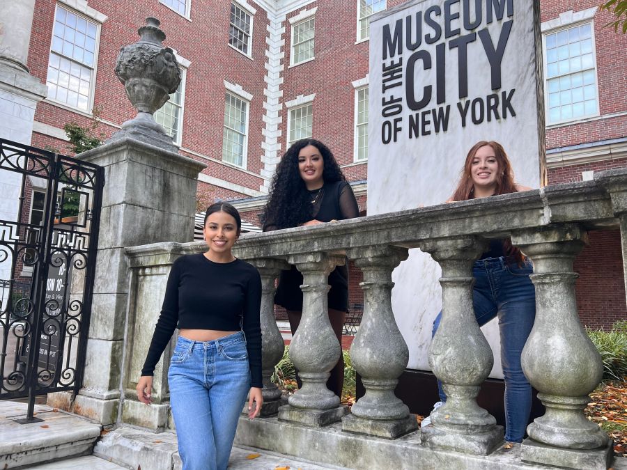 Guests outside the Museum of the City of New York, the Constance Billard filming location