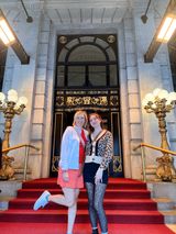 Gossip Girl Tours NYC guests in Central Park