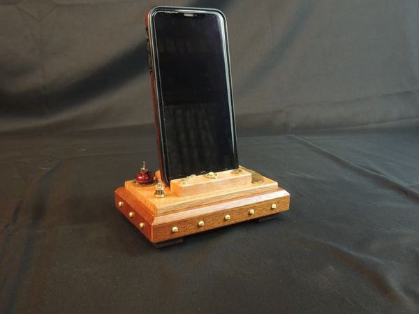 iPhone holder with glass bead