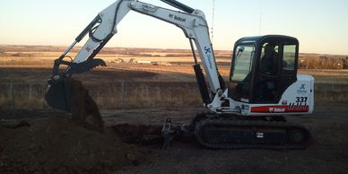 mini excavator, hoe, track hoe, trenching