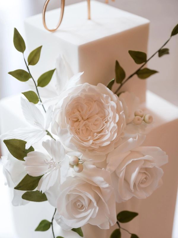 elegant white sugar flowers sugar roses