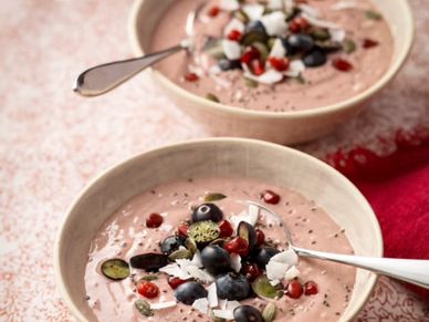 Pomegranate smoothie bowl with link to Cookidoo recipe