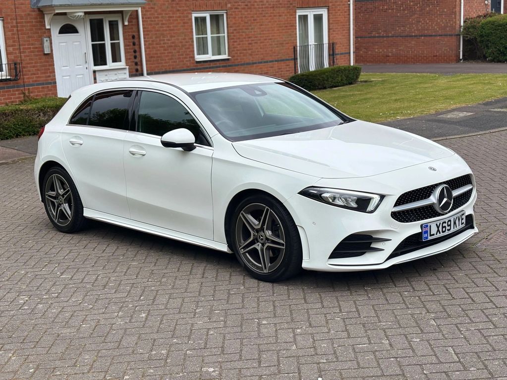 Mercedes Benz A180D 1.5 AMG Line Executive DCT Hatchback 
