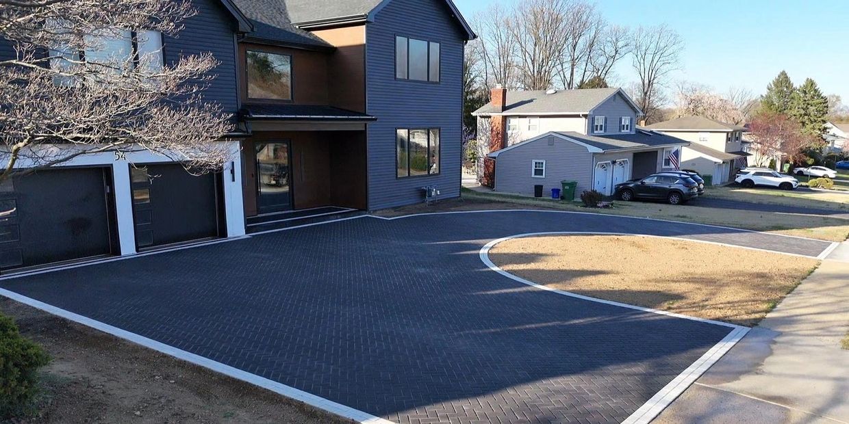 Pavers driveway black pavers with white border