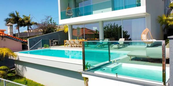 Photo of  Villa Obra-Prima with infinity pool and jacuzzi