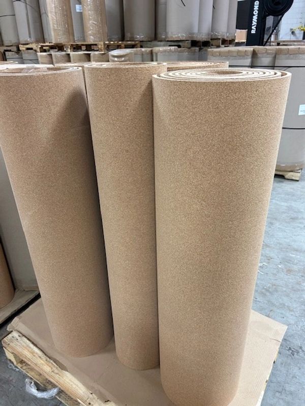 Rollos de corcho de 4mm a 8 mm, principalmente utilizado como bajo suelo acústico o como acabado apa