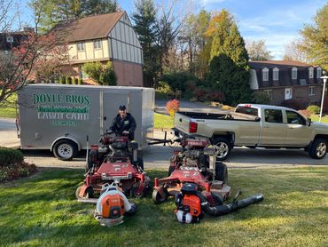 Lawn cutting in Monroeville, PA 15146