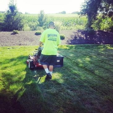 Weekly Lawn Cutting in Irwin, PA 15642