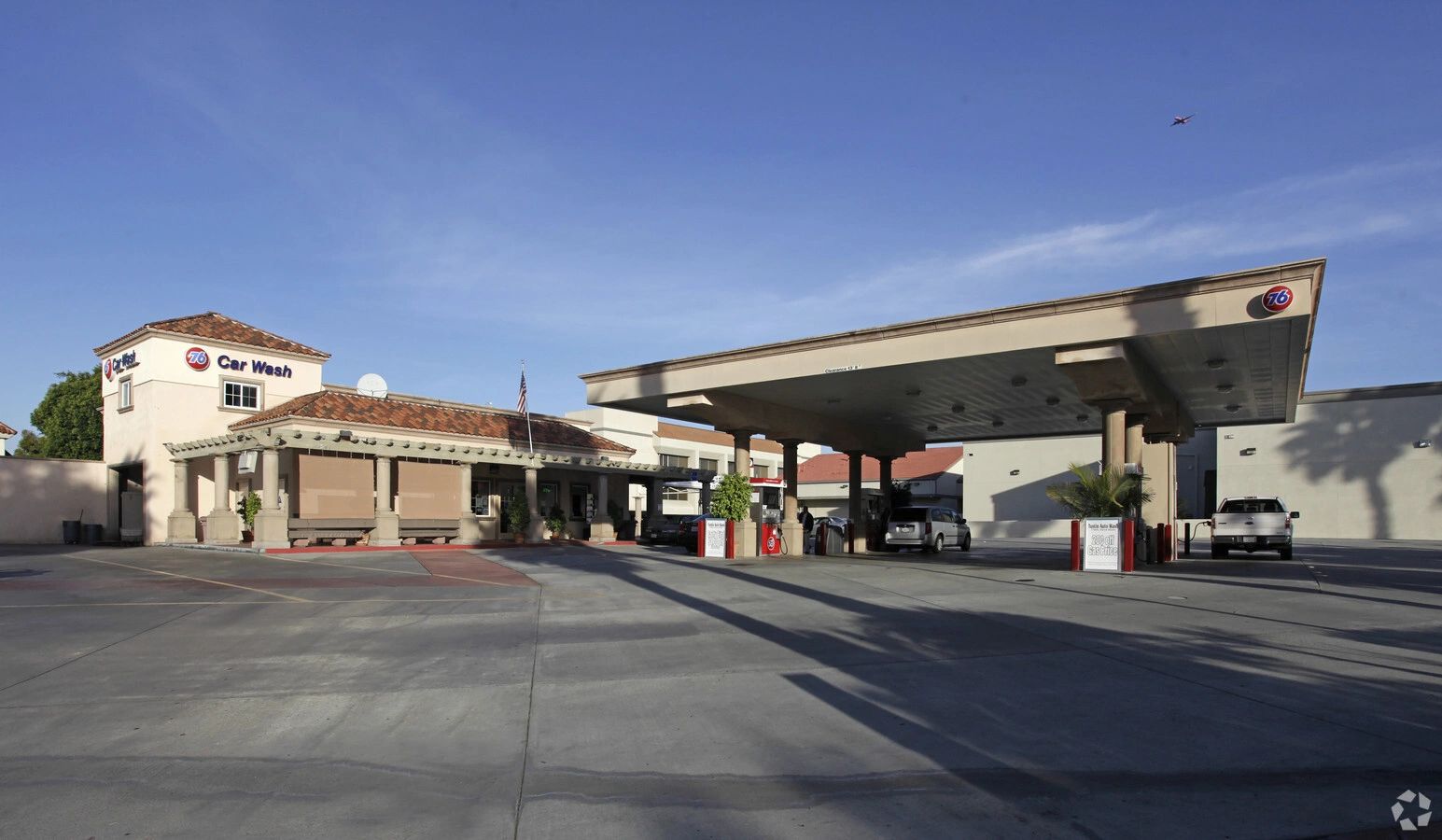 Tustin Auto Wash & 76 Gas