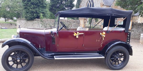Vintage Cotswolds Wedding Car 
