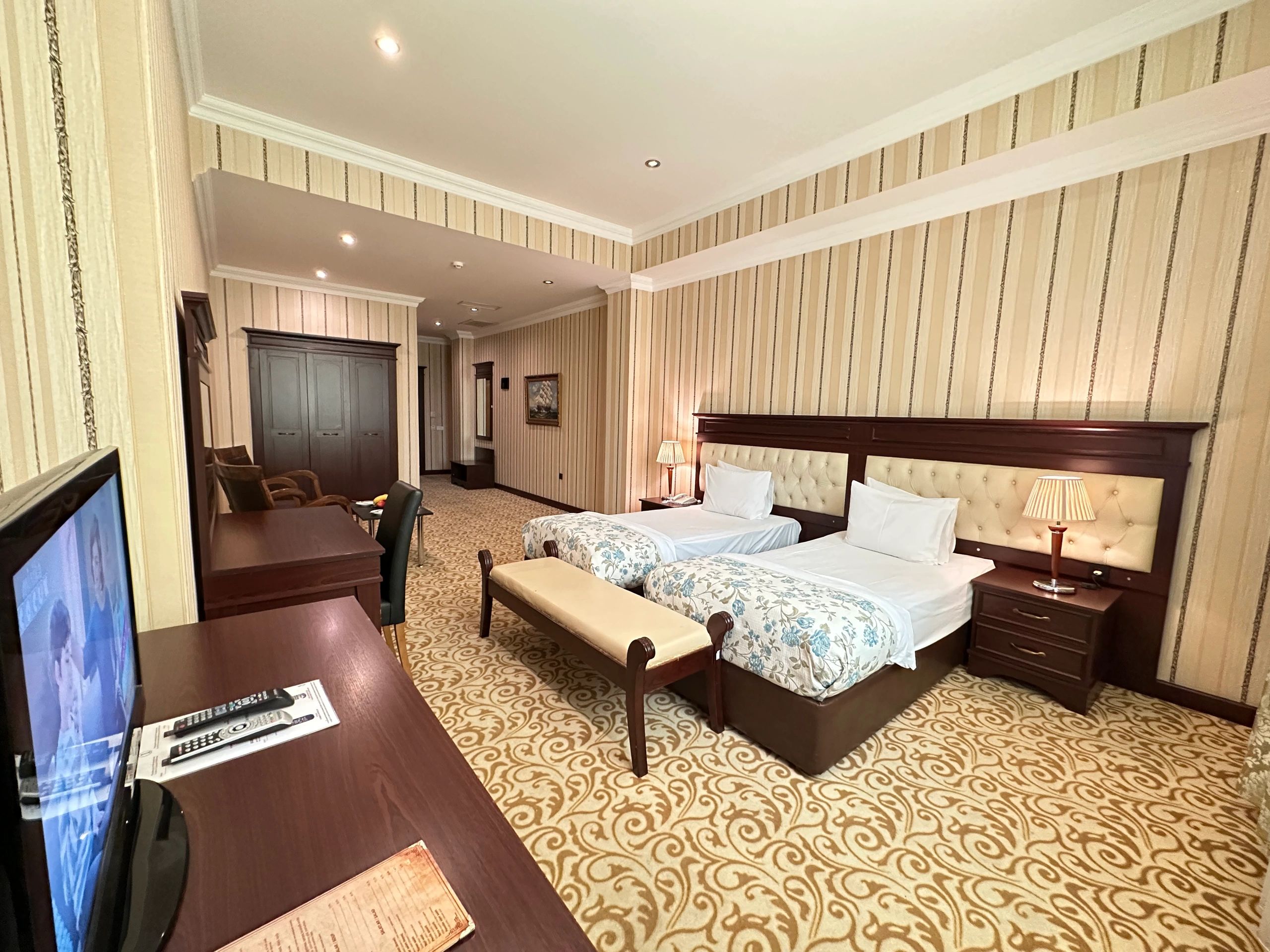 Modern Hotel, Наримановский район