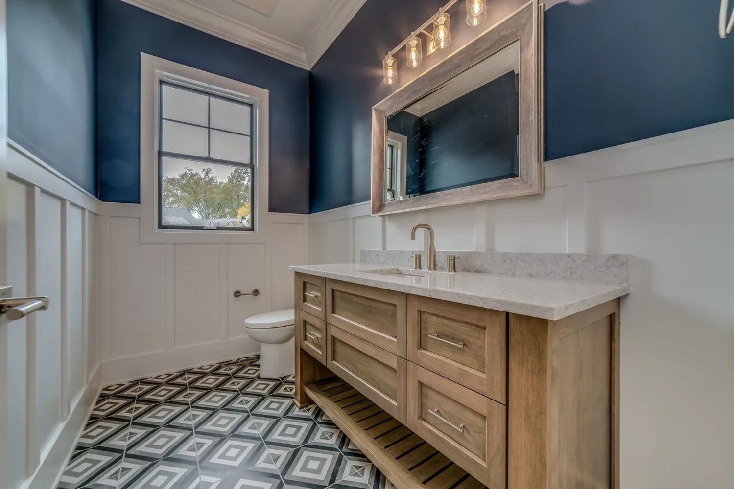 Tile flooring with a wood vanity and custom top.
West Hartford
Wallingford
Meriden
East Hampton
Bath