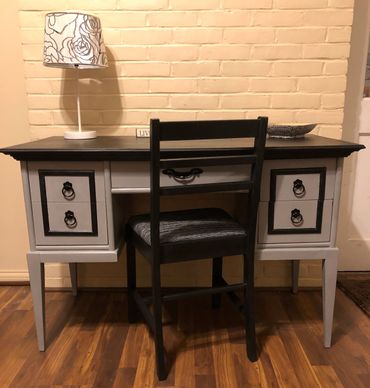 Gel stained top with Amy Howard colors Atelier and Black.