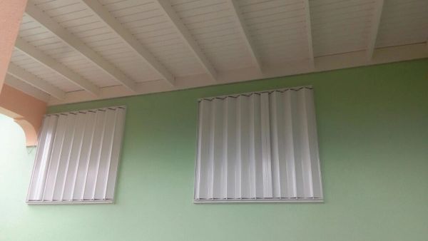 Accordion shutters