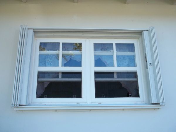 Accordion shutters
