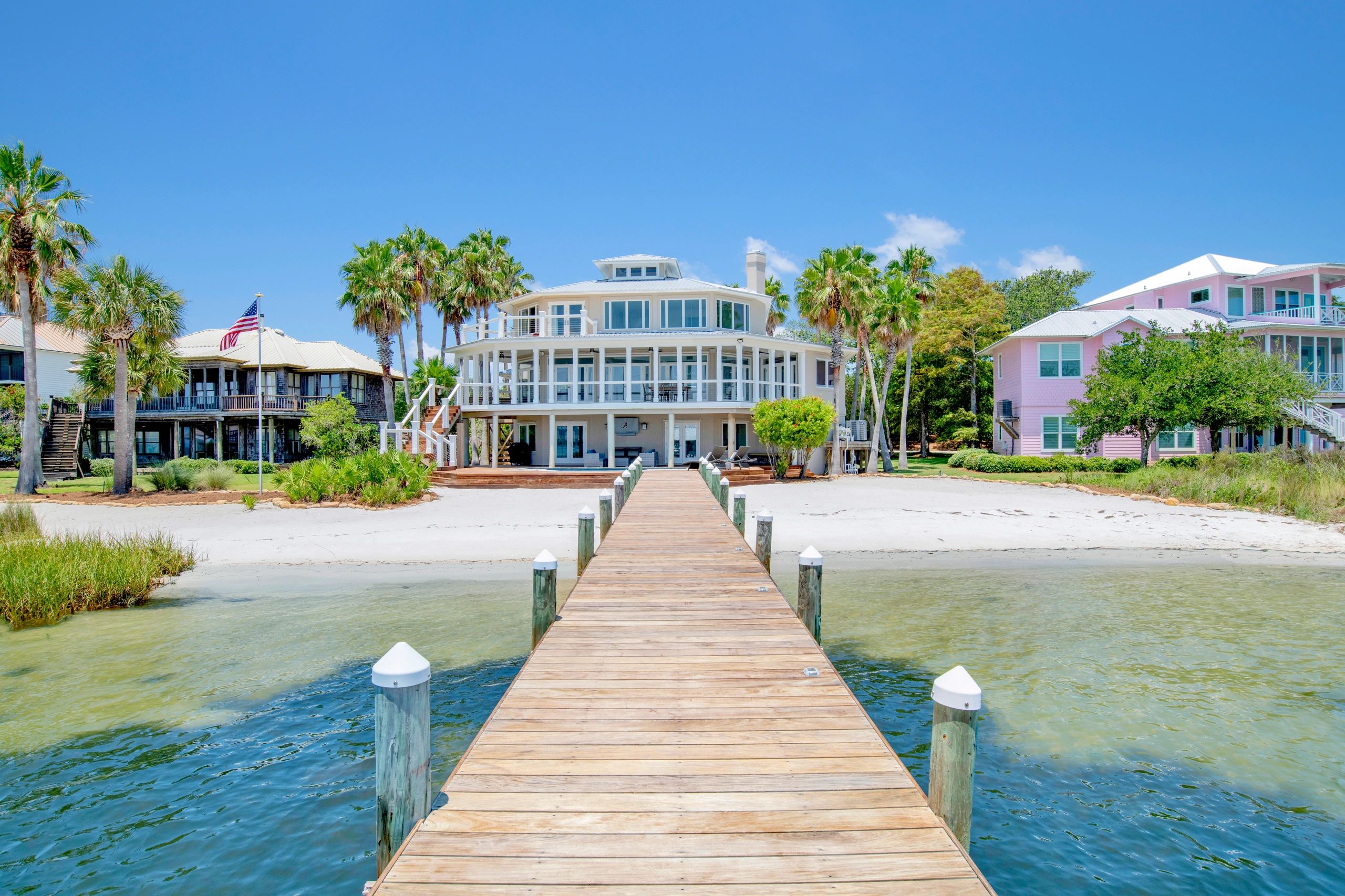 Waterfront home with pier on Ono Island
