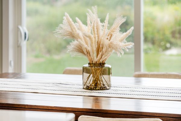 DINING AREA HOME STAGING LOOK