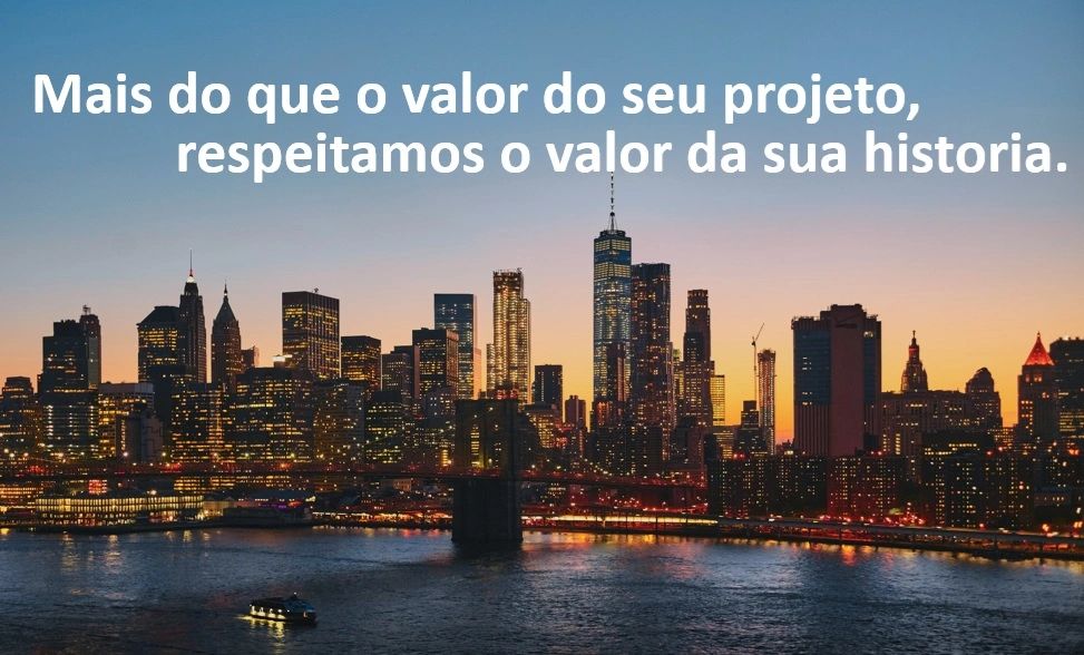 Cidade ao entardecer com mensagem sobre valorizar histórias pessoais.