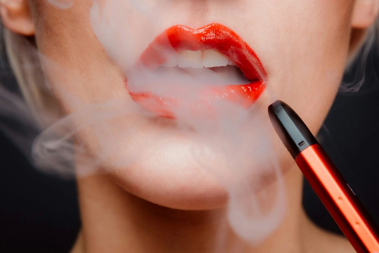 what happens to vape smoke in the air How Long Does Vape Smoke Linger in the Air? main image 0