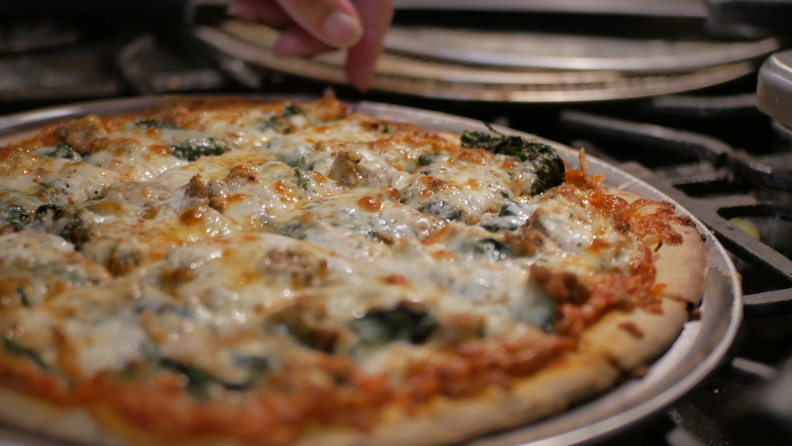 Lynn's Chicago Pizza