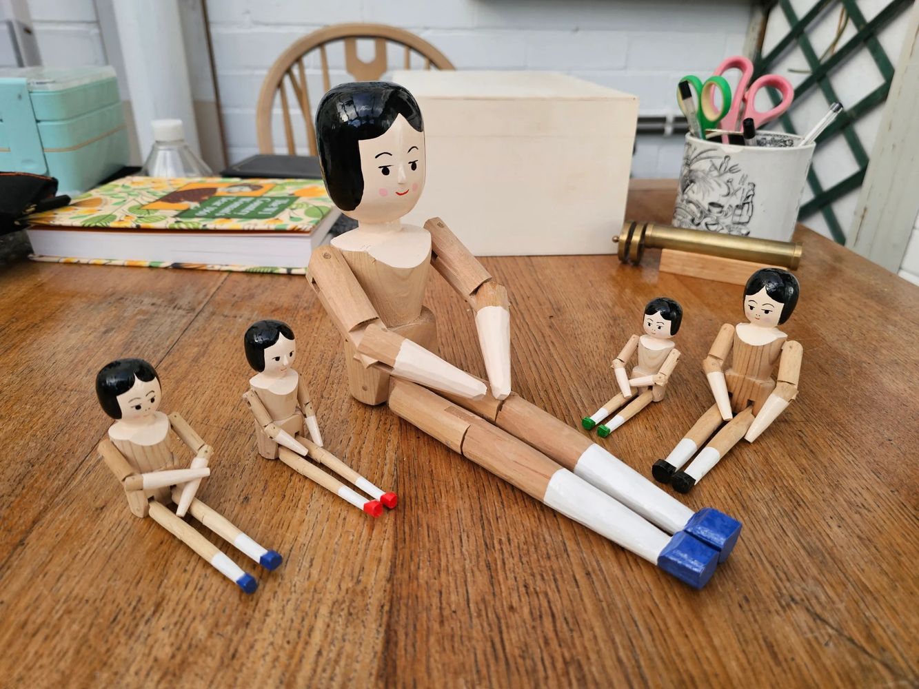 Traditional wooden peg wooden dutch dolls