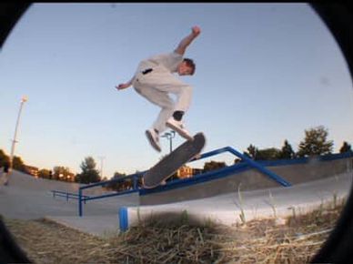 Coach Nathan Cowhey at Westmont Skatepark teaching beginner skateboard lessons – SK8 Lessons Chicago