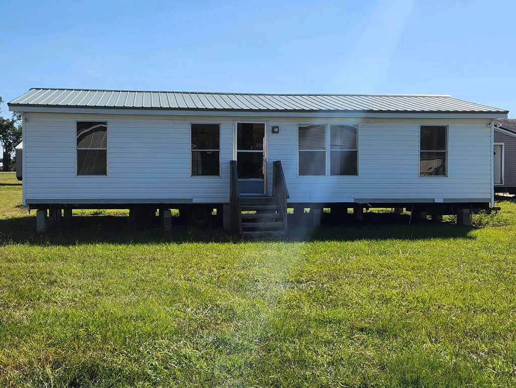 1982 REME
24x40 DOUBLEWIDE MOBILE HOME
3 BED  1 1/2 BATH