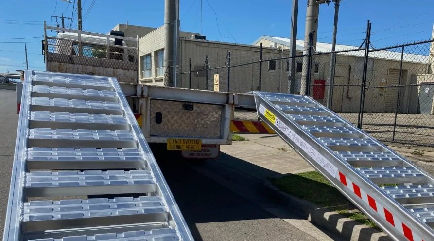 7.0 T Rated 3.5m Aluminium Loading Ramps - Serrated Edges