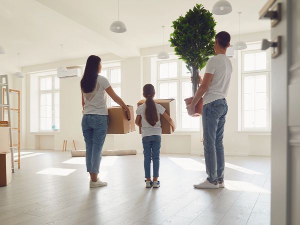 A family moving in a new house