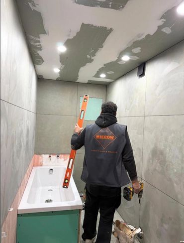 badkamer renovatie in geel