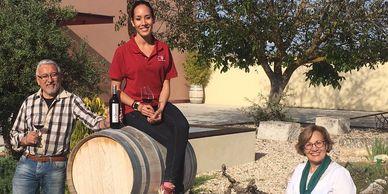 Bodega Sarmentero - Ángel Luis López, María López Repiso, y Amparo Repiso Vallejo