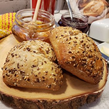 Multigrain Dinner Bread Roll Brotchen Old German Bakery Hoboken NJ healthy Hearty NON-GMO Eat Clean