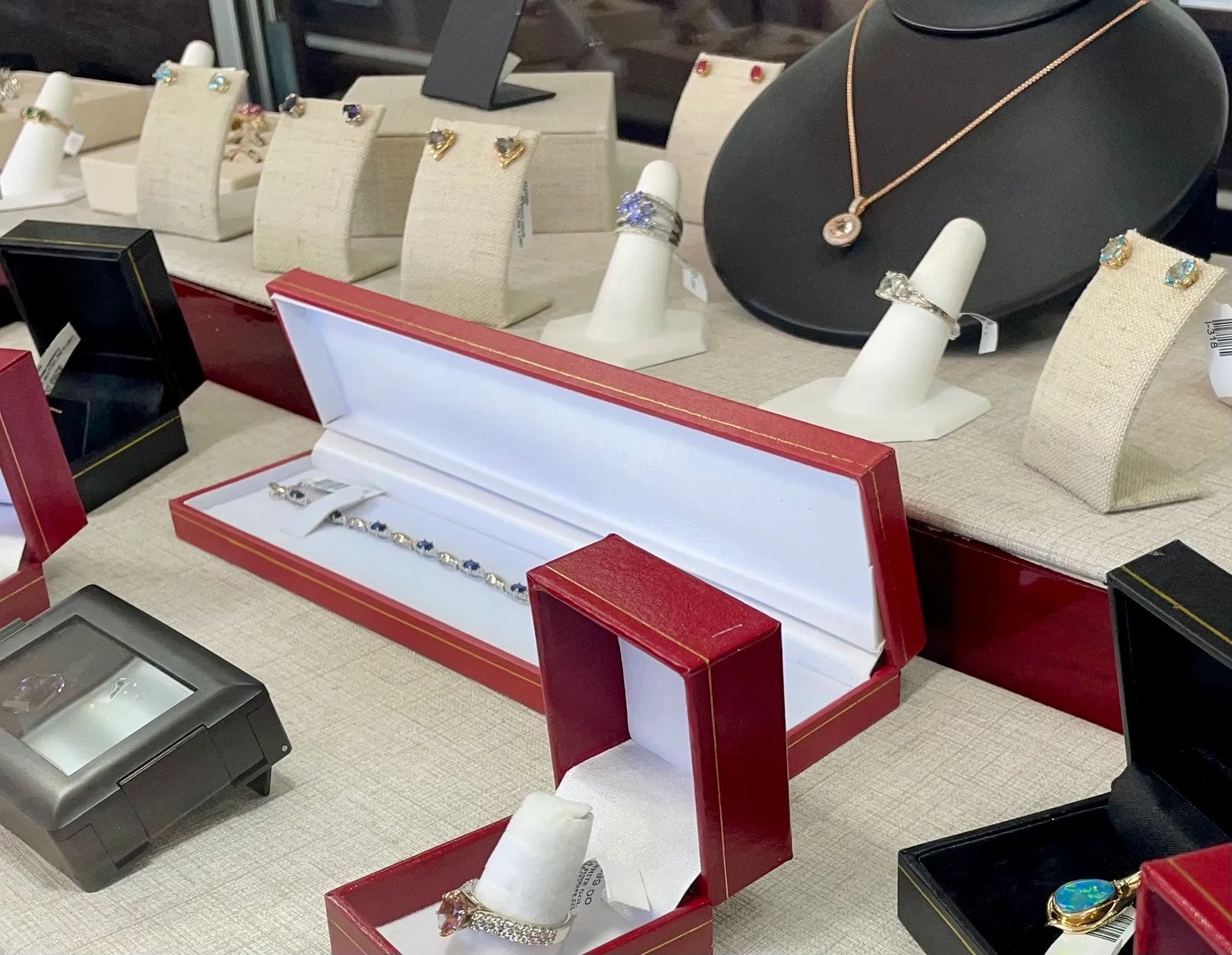 Fort Walton Beach Pawn Shops - Quality Service & Loans