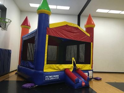 Castle Bounce house rental in Nashville tn from www.bouncehouserentalsnashvilletn.com