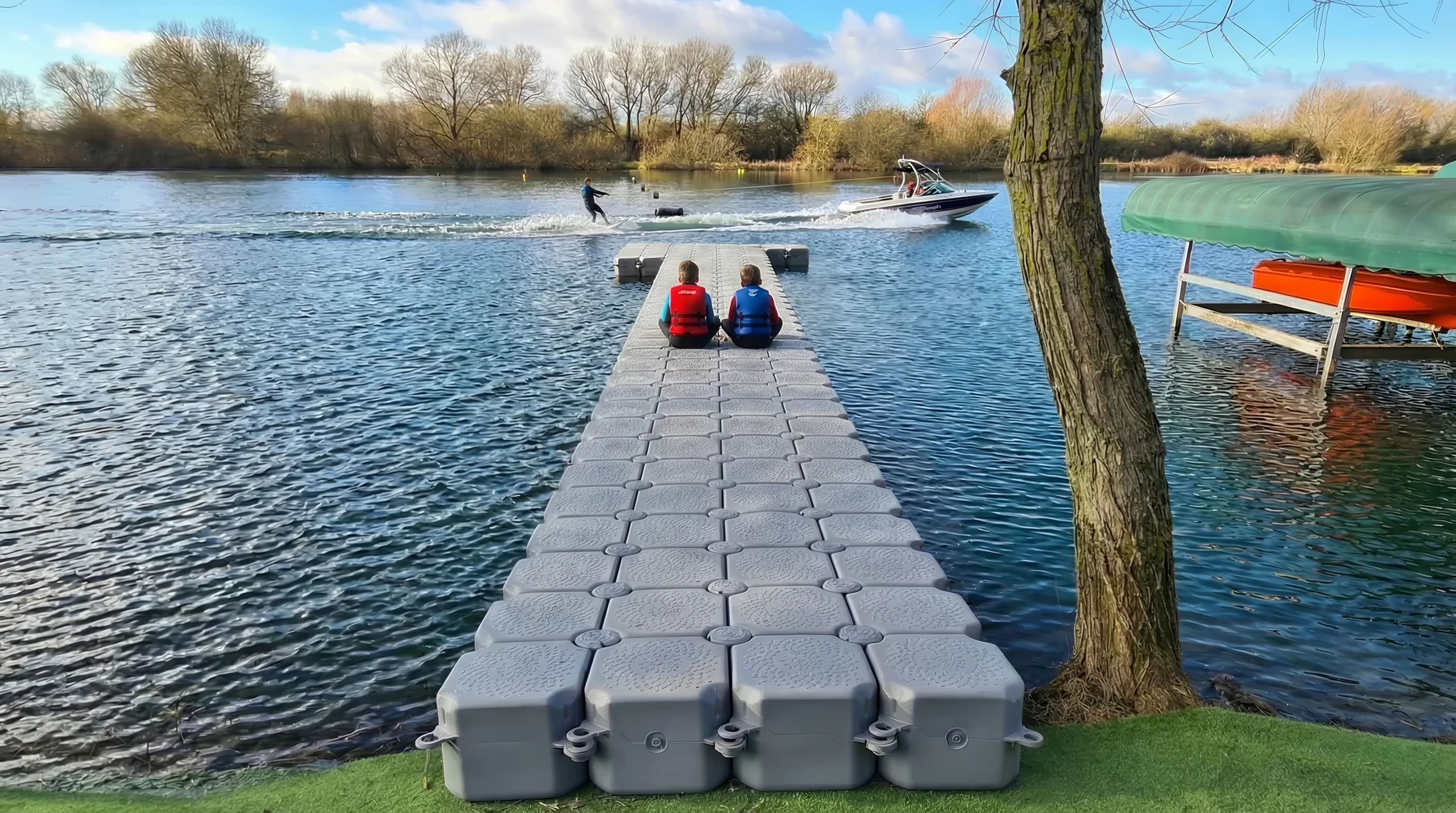 Hexagonal Modular Rafts AQUA-DOCK Modular Floating Docks / Platforms / Rafts / Drive On