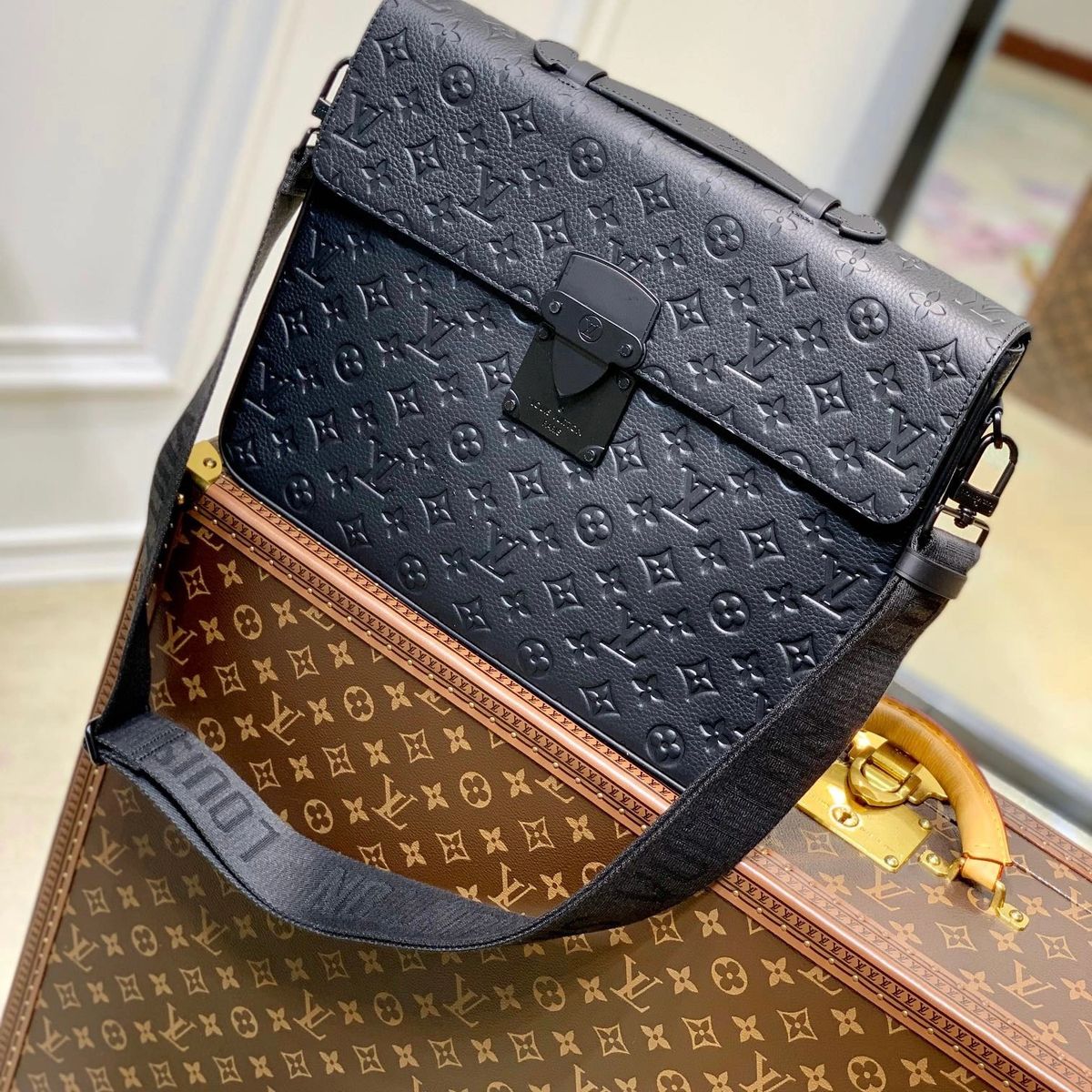 Louis Vuitton S Lock Briefcase M20835