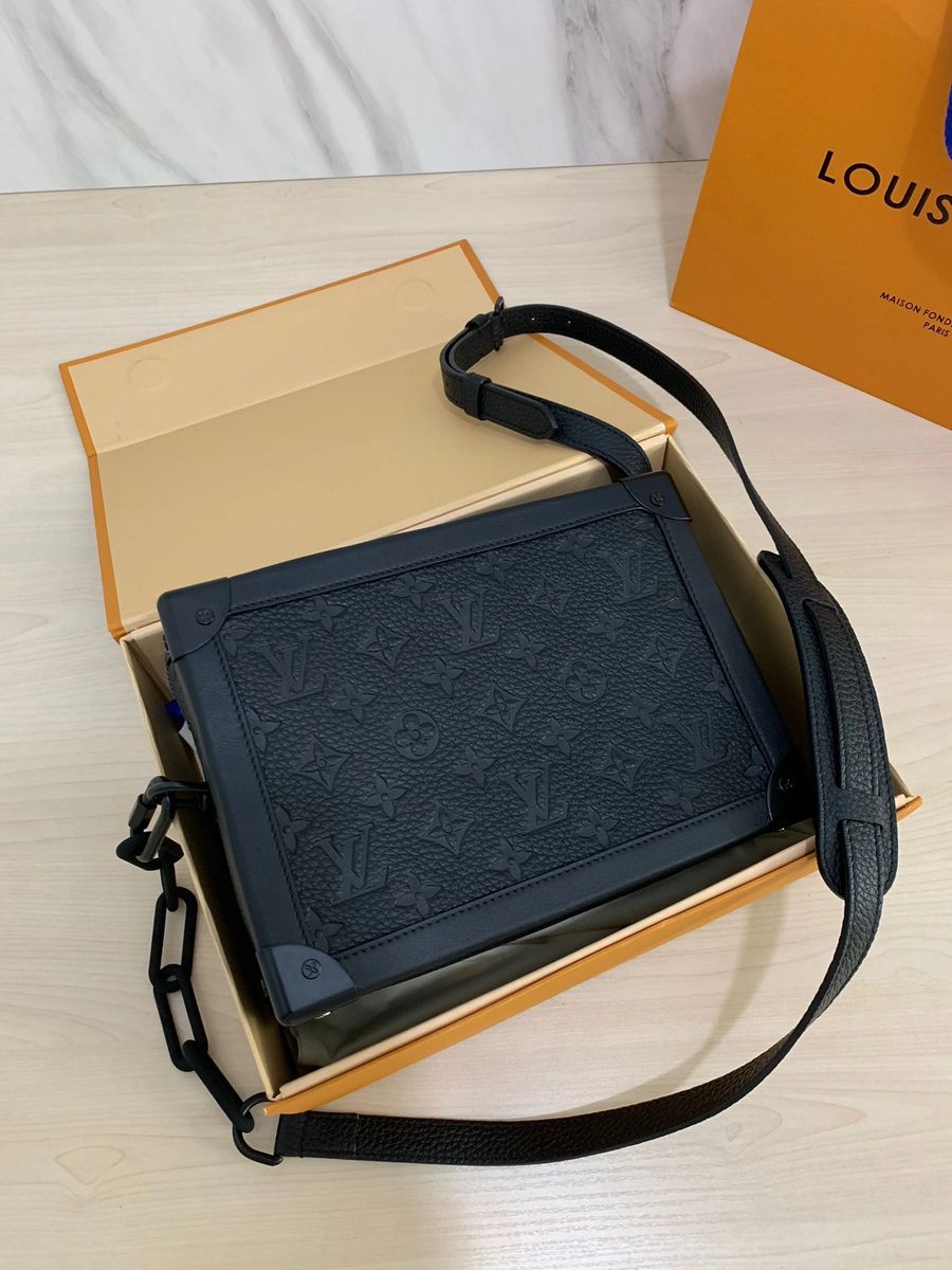 Louis Vuitton Soft Trunk (M55700)