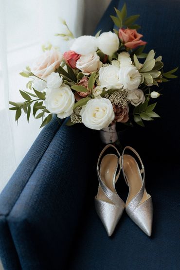 Bridal bouquet - Montreal wedding - real fresh flowers by floral designer Atelier du Moulin 