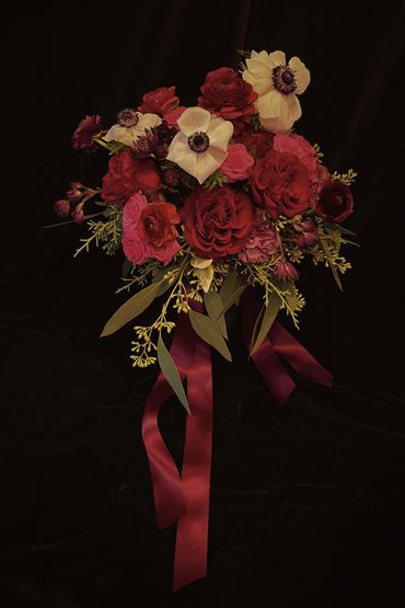 Bouquet de mariée romantique et luxurieux avec Anemone, Roses Heart, Renoncules, mariage a Montreal