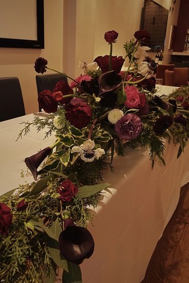 Table d'honneur mariage montreal fleurs naturelles arranglement floral chic luxurieux et romantique