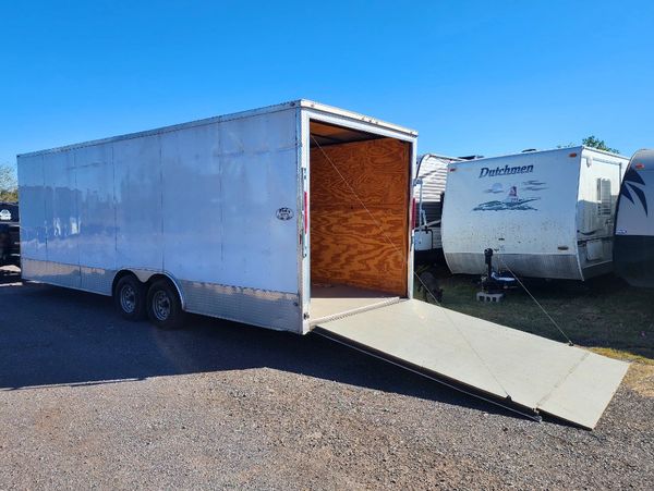 24' enclosed trailer for rent