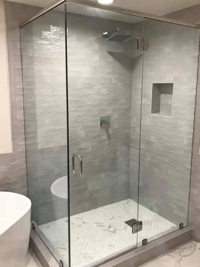 Custom shower doors | BJ'S SCREENS & WINDOWS LLC.