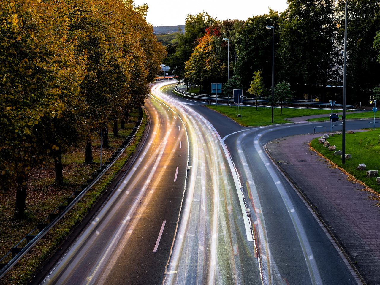 Photographing Traffic Light Trails
