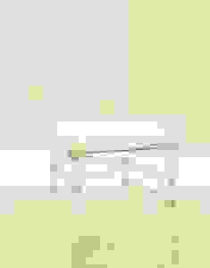 Clear ghost Chiavari chair with white cushion
Clear ghost tiffany chair