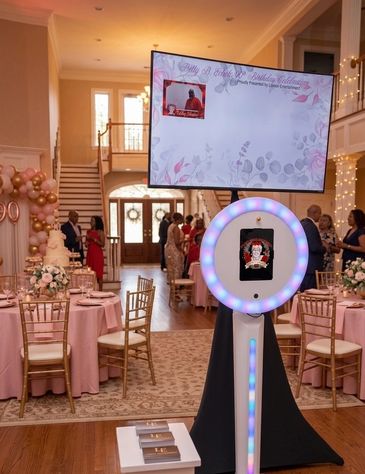 Leason Entertainment: Digital photo booth with live TV gallery. Serving Atlanta & Villa Rica. 