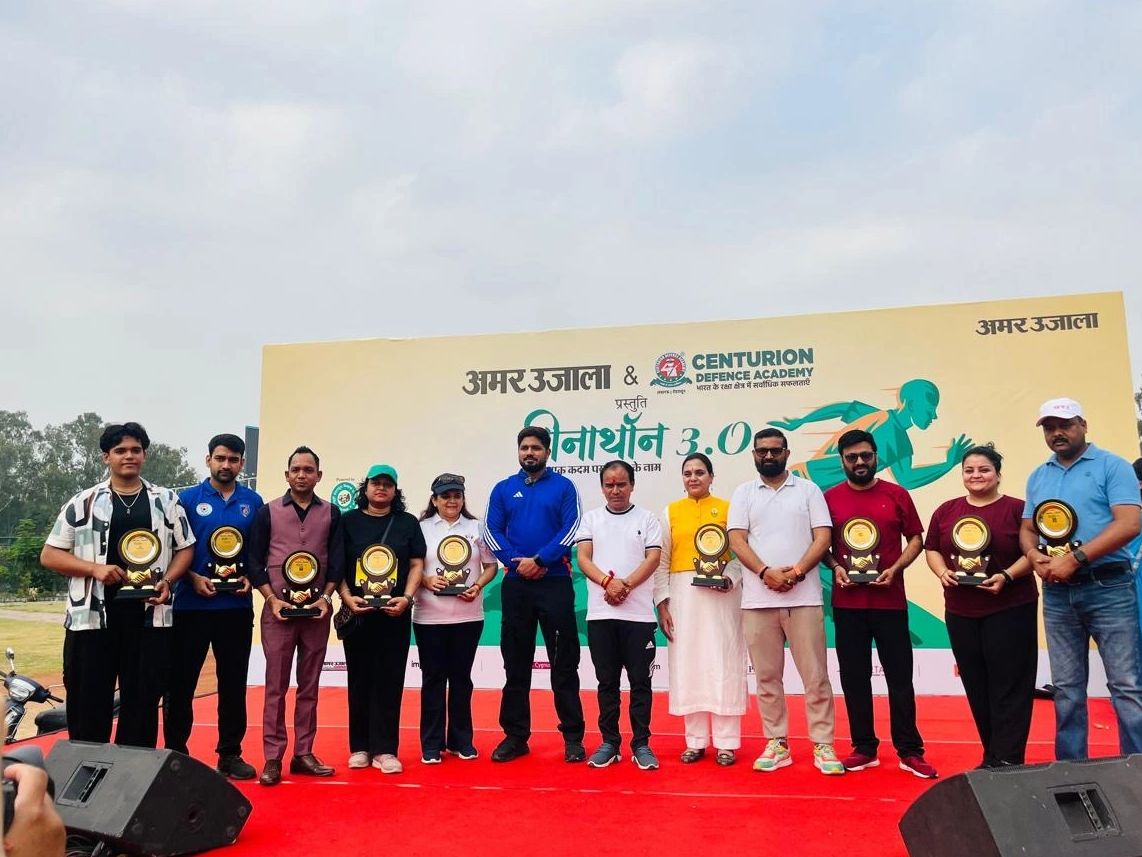 At Award  facilitation Ceremony of Amar Ujala Greenathon with dignitaries 