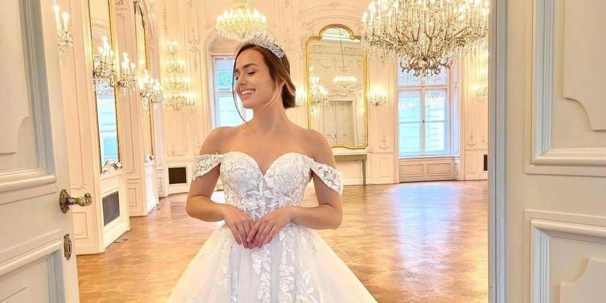 Luxury plus size and size inclusive wedding dress boutique in Worthing. West Sussex